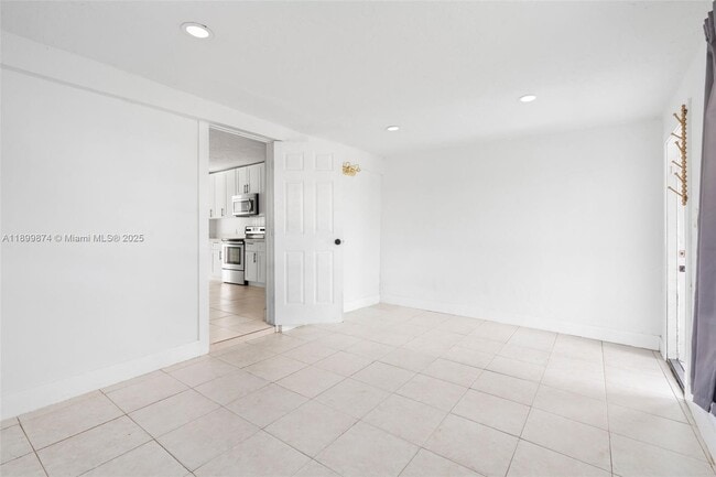 Foto del edificio - 308 NW 2nd Ave