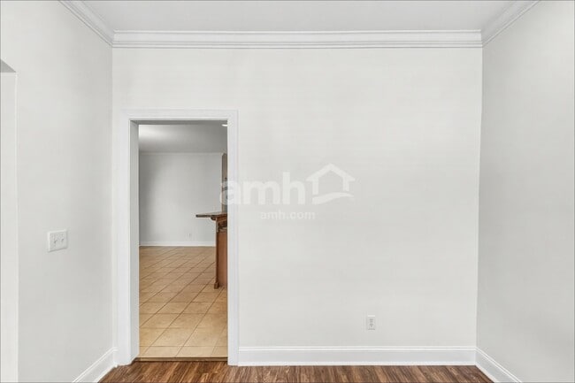 Building Photo - 5966 Armadale Dr