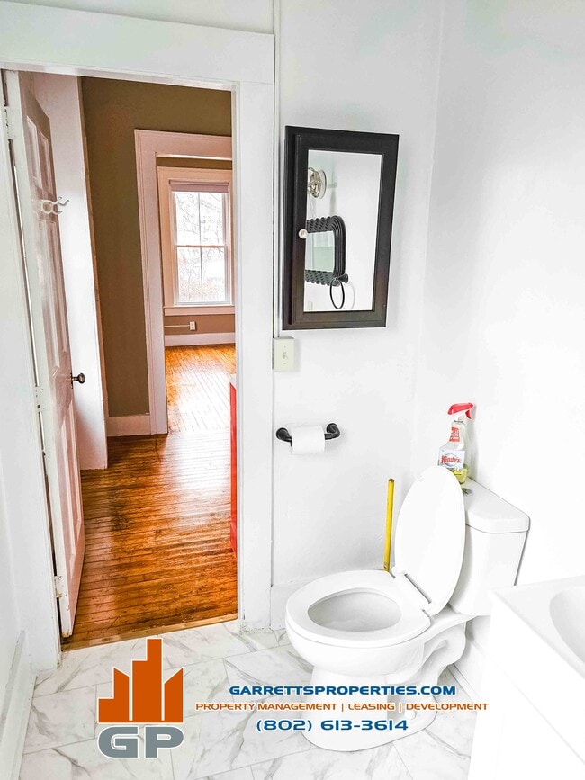 Building Photo - 31 E State St