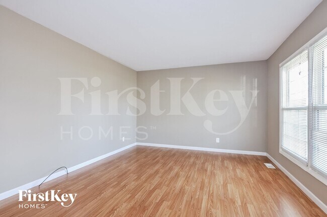 Building Photo - 2064 Aristocrat Dr