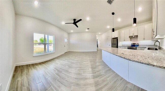 Foto del edificio - 10008 Massey St