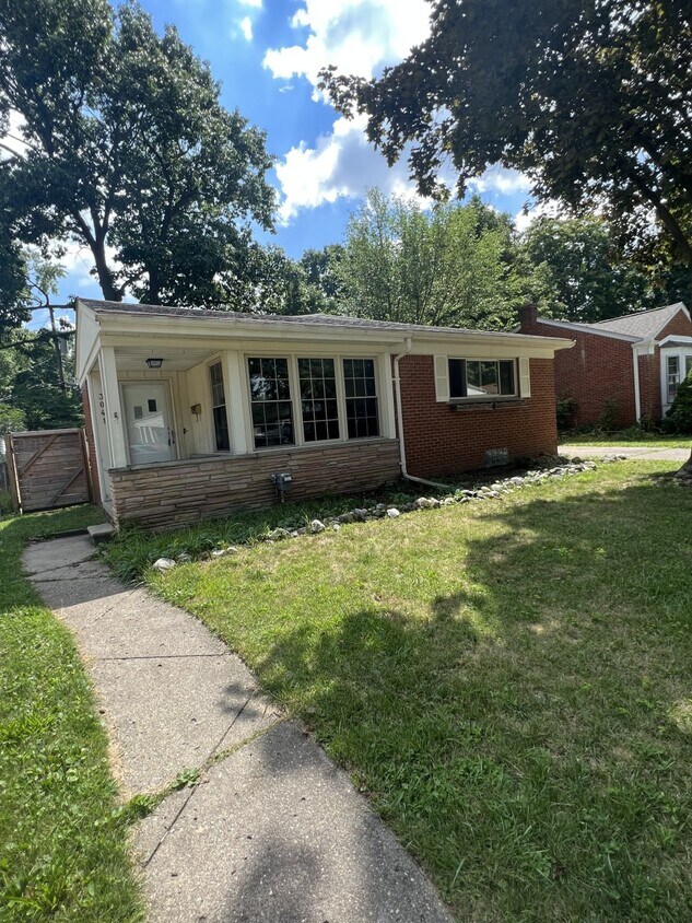 Foto principal - 3041 Sylvan Dr
