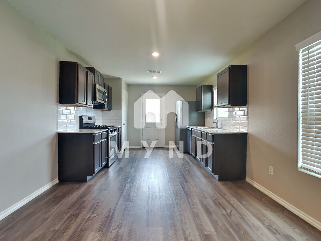 Primary Photo - 18764 Faustina Way