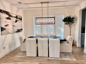 Building Photo - 176 Sweeping Valley Dr