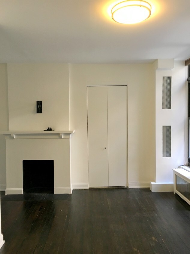 Primary Photo - 64 W 11th St