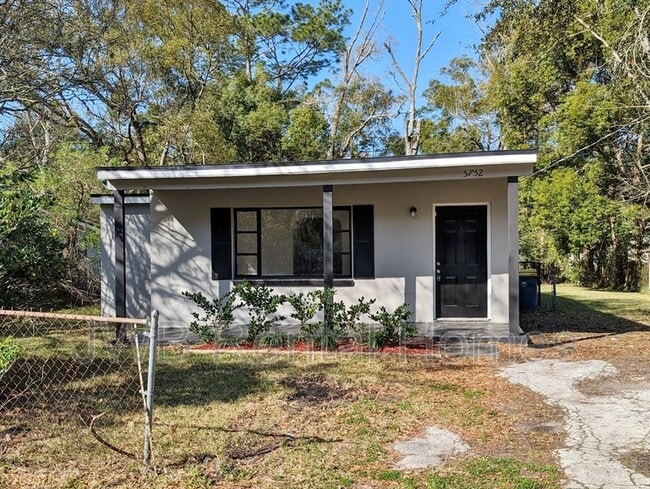 Foto del edificio - 5752 Iris Blvd