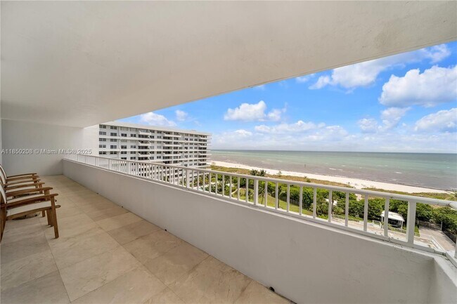 Foto del edificio - 199 Ocean Lane Dr