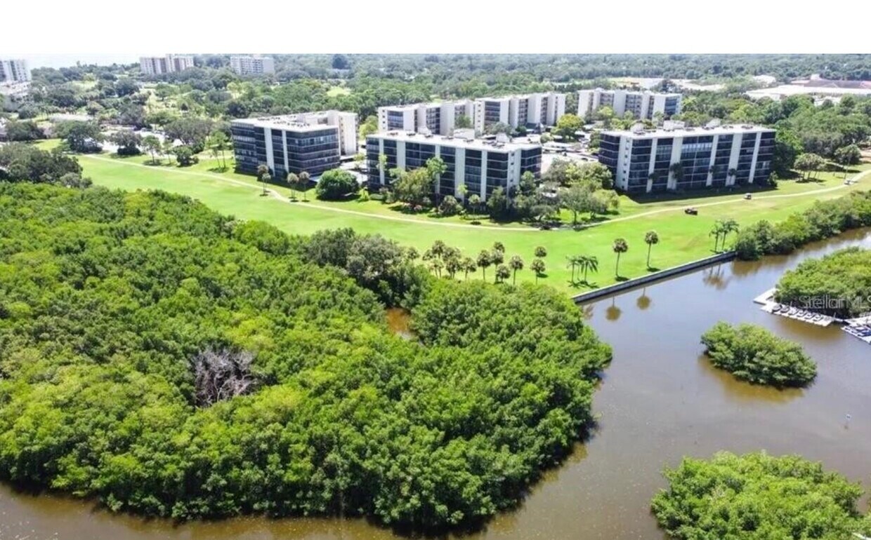 Primary Photo - 2900 Cove Cay Dr