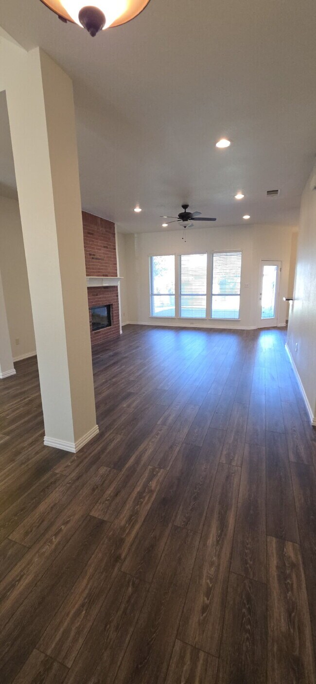 Building Photo - Beautifully Remodeled Home in Mansfield ISD – Corner Lot with Modern Upgrades!