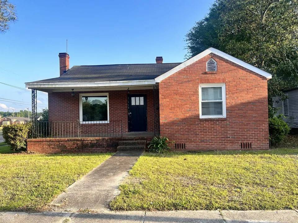 Primary Photo - 370 W Cleveland Ave