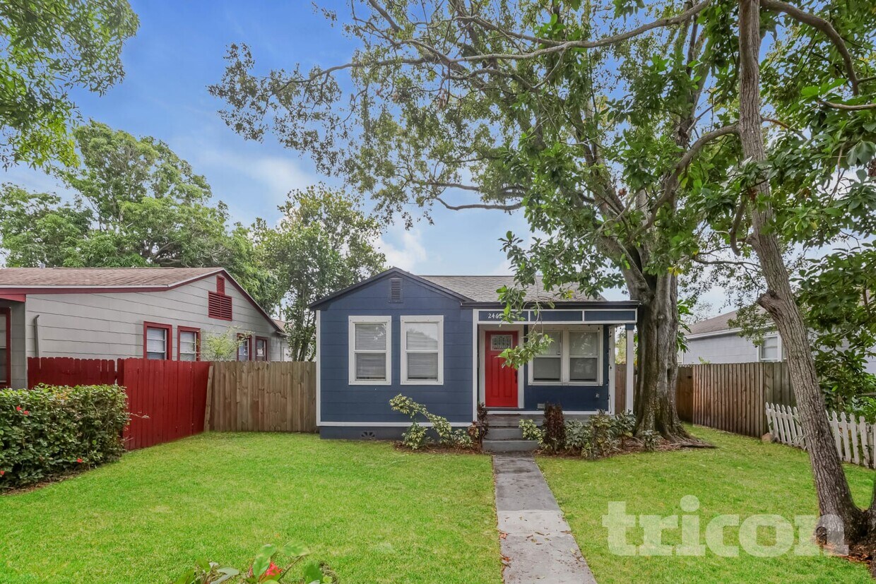 Foto principal - 2462 6th Ave N