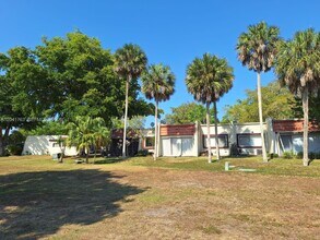 Building Photo - 6553 NW 99th Ave