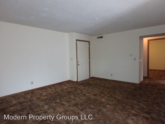 Building Photo - 4400 Mesa Dr