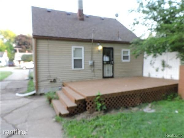 Building Photo - 26176 Annapolis St