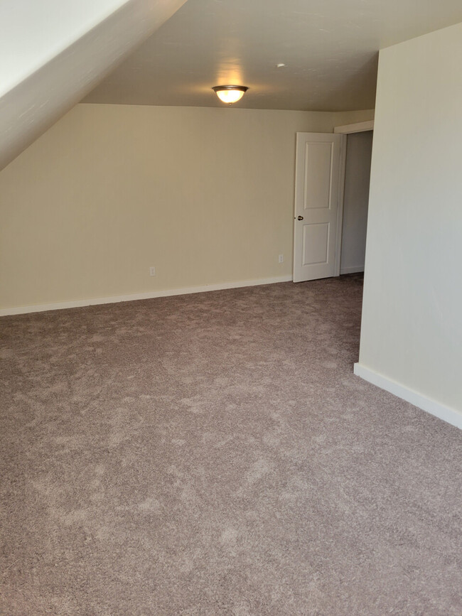Building Photo - 1401 Oakley Ave