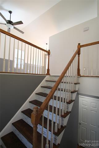 Building Photo - 2322 Greenway Dr