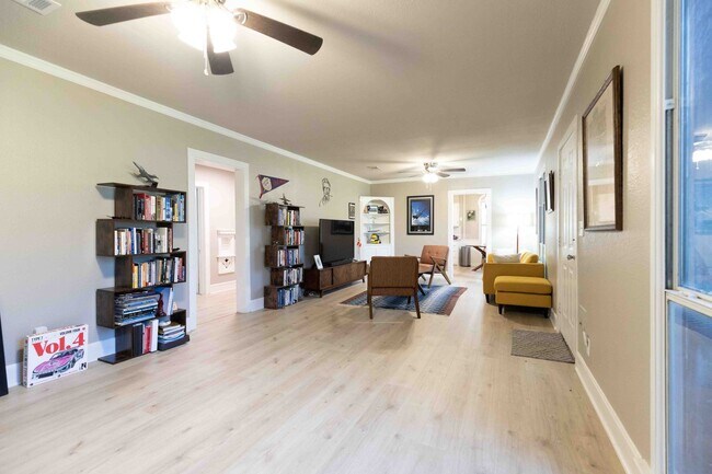 Foto del edificio - Charming 3 bedroom/ 2 Bathroom house