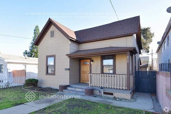 Building Photo - 659 W 20th St