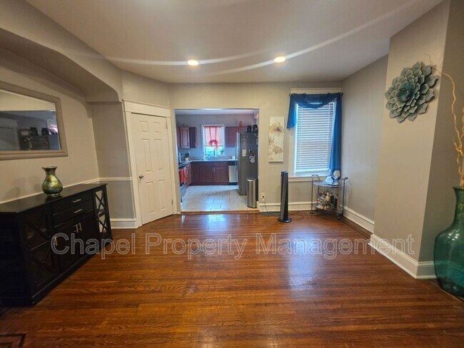 Foto del edificio - 5617 Upland Way