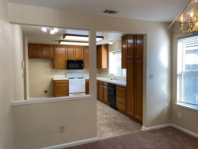 Foto del edificio - Lovely 2 Story Home in the Heart of Laguna.