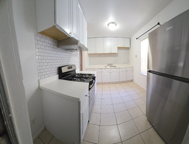 Building Photo - 2229 Fernley Ave