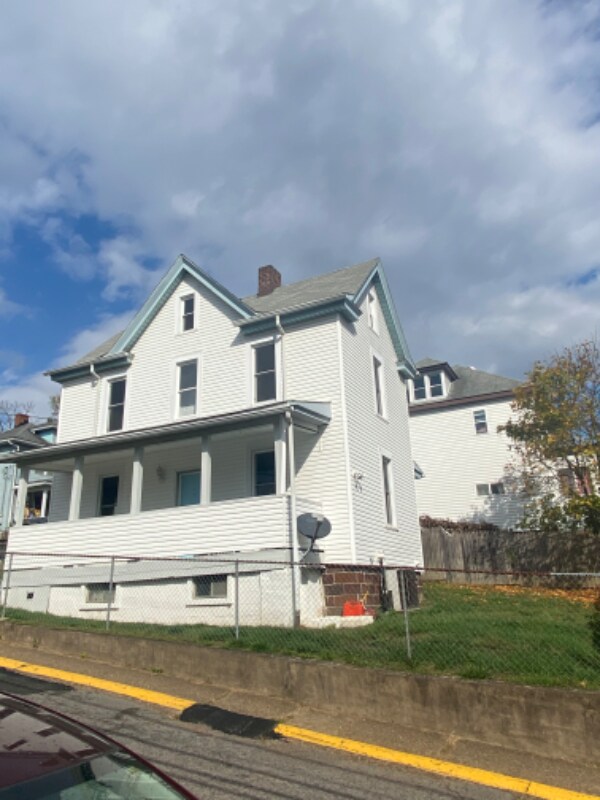 Foto del edificio - 701 Dayton St