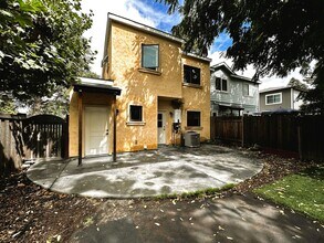 Building Photo - 350 Ridgway Ave