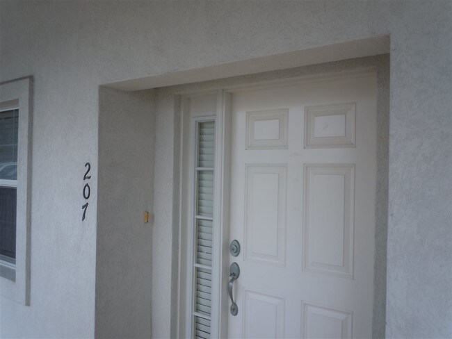 Building Photo - 264 Gibraltar Ct