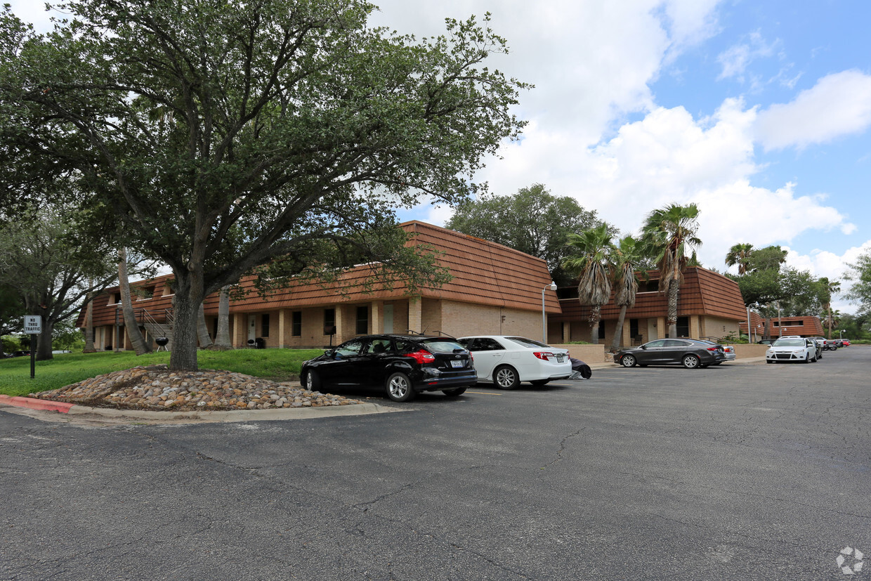 Primary Photo - Arroyo Apartments