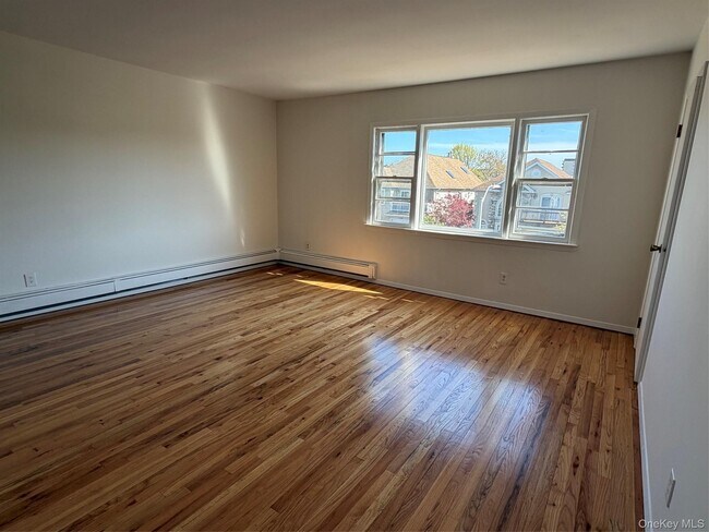 Foto del edificio - 561 E Olive St