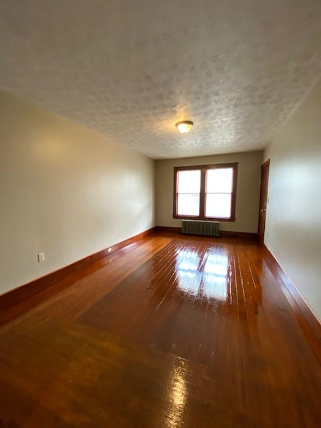Living Area - 584 Rimmon St