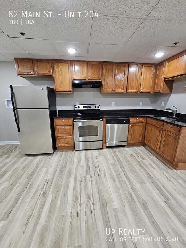 The Village at 82 Main Apartments in East Hampton, CT