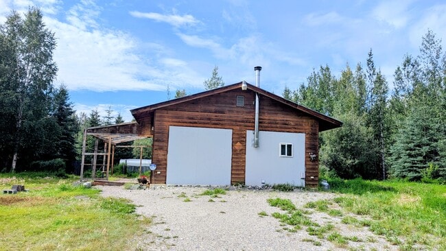 Building Photo - Sharon Road, North Pole