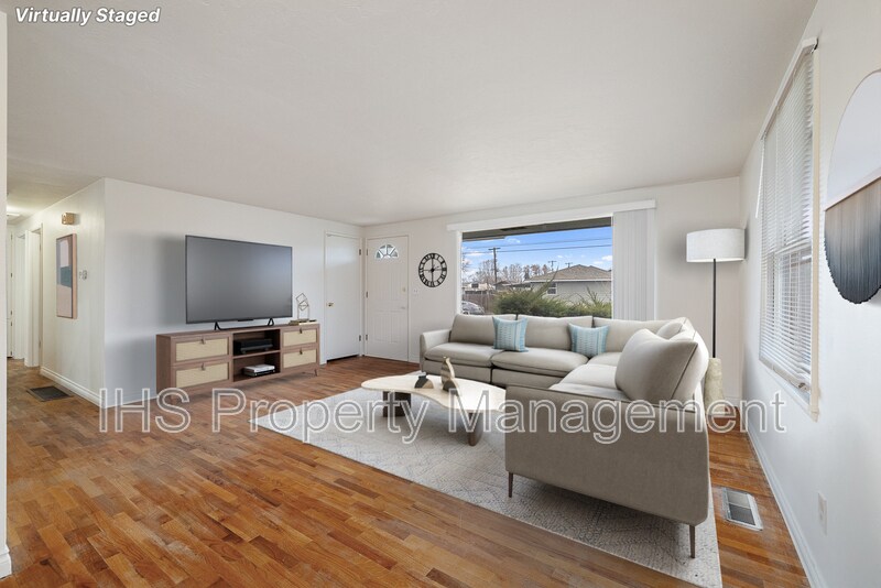 Primary Photo - 1555 W Pearl St