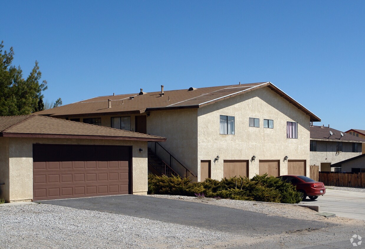 Building Photo - 16651 Zenda St