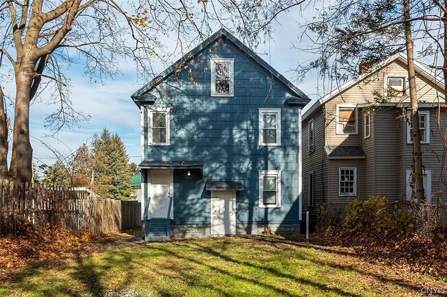 Building Photo - 233 Lakeview Ave