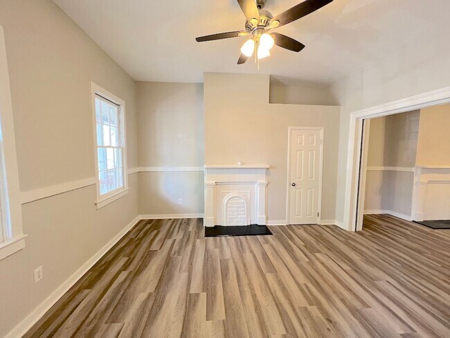 Foto del edificio - 3 BED | 2 BATH | VICTORIAN DISTRICT | PRIVATE BACK PATIO
