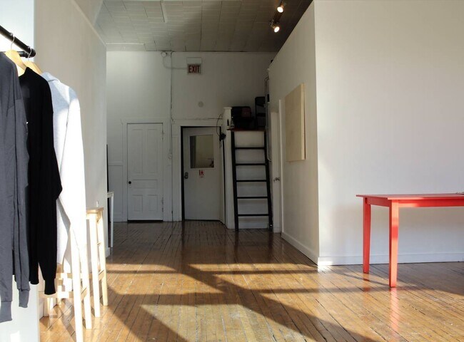 Foto del edificio - 1418 W Division St