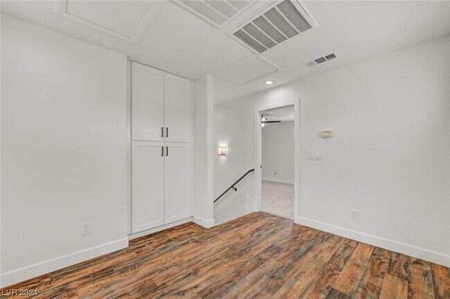Foto del edificio - 10544 Allthorn Ave
