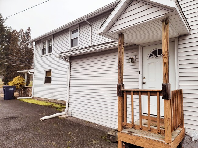 SIDE ENTRANCE - 1294 Bloom Rd