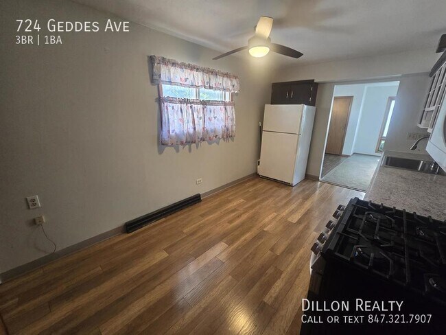 Building Photo - 724 Geddes Ave
