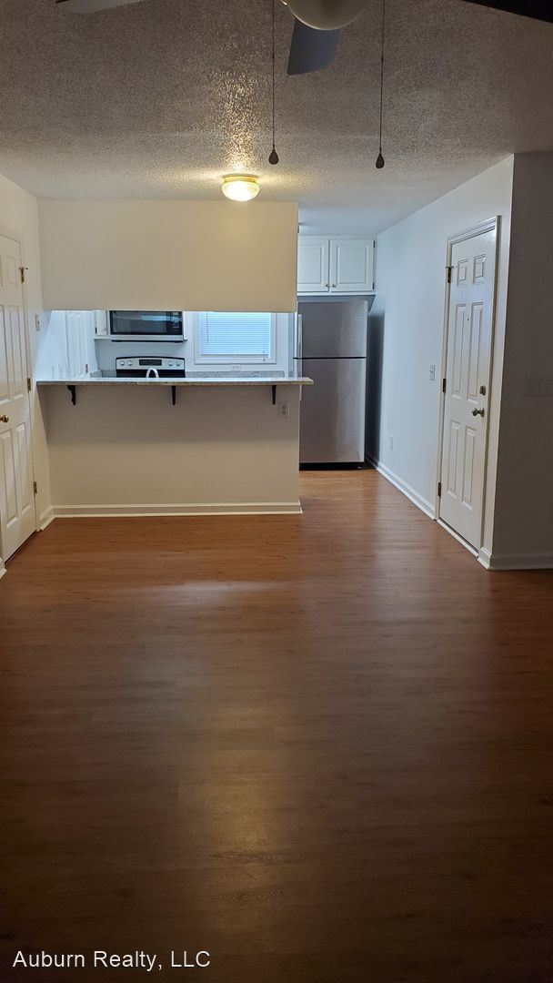 Building Photo - 618 8th Ave