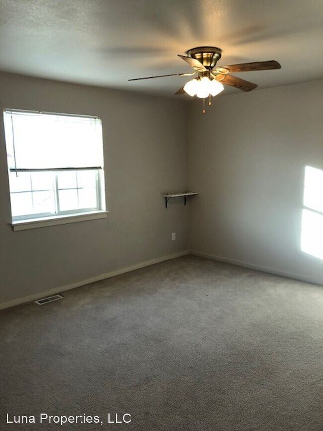 Building Photo - 3 br, 2 bath House - 1015 N River Rock Dr