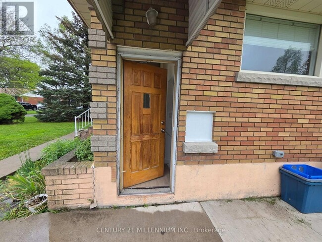 Building Photo - 32 Stewart Ave