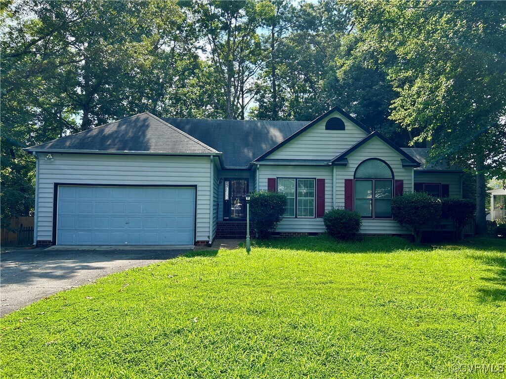Primary Photo - 1520 Crawford Wood Dr