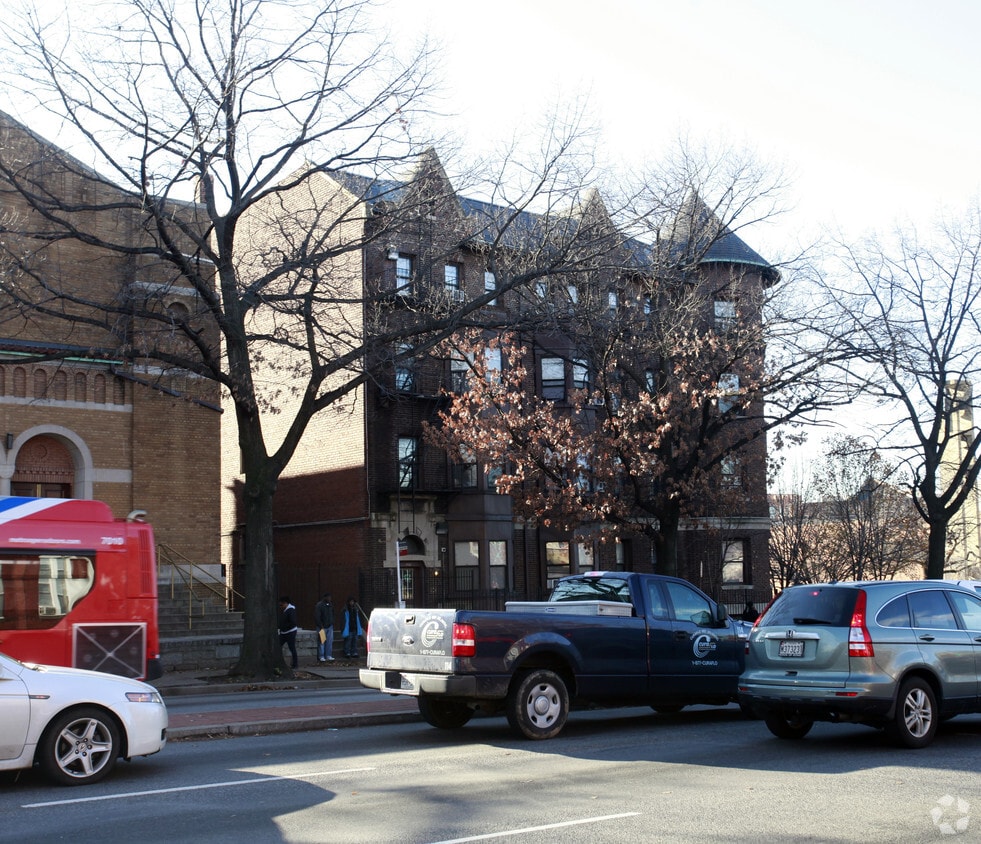 Building Photo - Augusta Apartment House