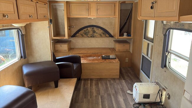 Foto del edificio - 622 N Beach St