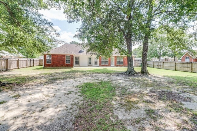 Building Photo - 14081 Oak View Cir