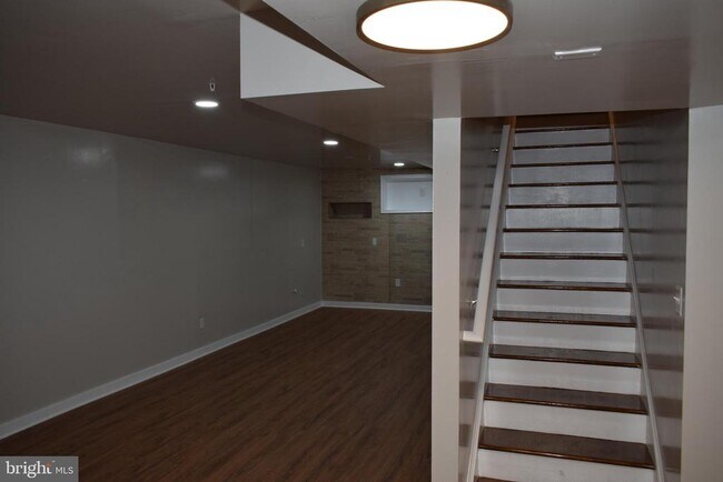 Foto del edificio - 120 Shiningfield Ct