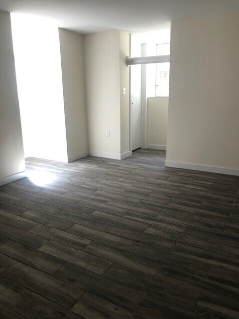Building Photo - 299 Schley St